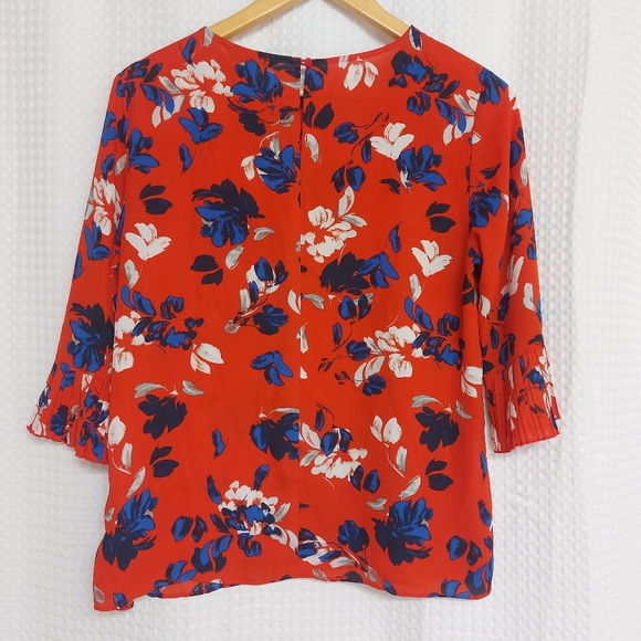 Banana republic red floral blouse - Picture 3 of 9